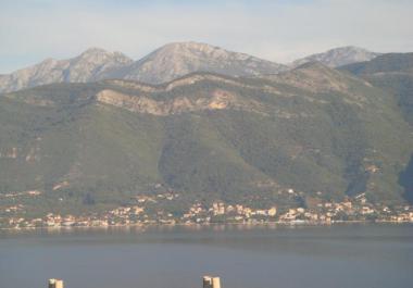 Three-storey house in Krasici with view of the Bay of Kotor