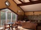 Three-storey villa in Sutomore in a quiet location 300 m from the beach