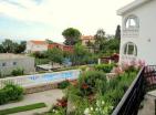 Beautiful 3 bedroom house with panoramic sea views and a swimming pool