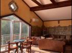 House for sale in Sutomore in a picturesque location near the beach.