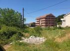 Flat plot of land in Tivat with a regular horizontal shape next to the sea