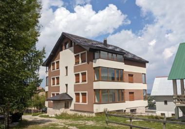 New modern apartments with mountain view 71 m2 in the center of Zhabljak