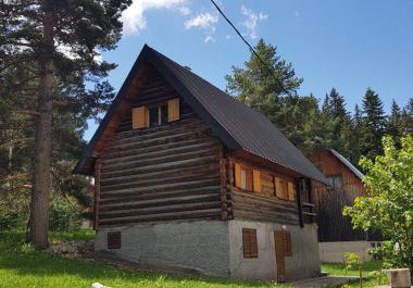 For sale 3 storey wooden house in Zabljak next to the forest