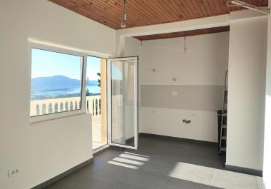 New 2 rooms 43m2 sunny flat in Kavaci on top floor with great 180 panoramic view