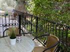 Large sunny apartment 100 m2 in Petrovac 200 m from sea