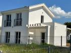 Two new houses in Uteha with sea view next to the beach