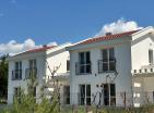 Two new houses in Uteha with sea view next to the beach