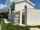 Two new houses in Uteha with sea view next to the beach