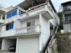 Big 4 store house mini hotel in Uteha with sea view