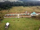 Village 20000 m2 with 16 houses for sale in Zabljak