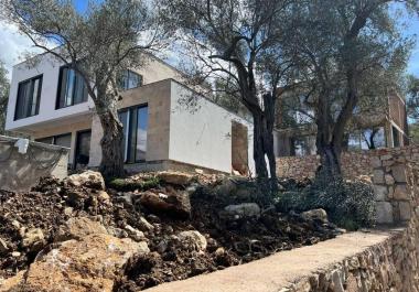 House in Bar for sale with pool in a cascading olive grove