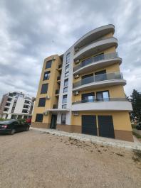 New-build 2-room apartment 42 m2 with parking in Ulcinj