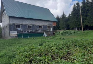 Perfectly located plot 866 m2 in Žabljak for stunning mountain views