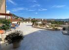 Sunny spacious sea-view 3-bedroom apartment 116 m2 in Tivat with pool