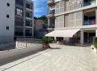 Sunny spacious sea-view 3-bedroom apartment 116 m2 in Tivat with pool