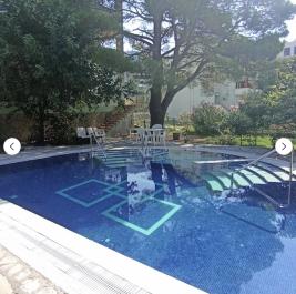 Luxury 2 bedroom apartment 72 m2 in Budva with 2 terraces and pool