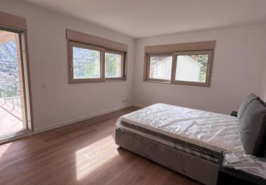 Luxury sea-view apartment 136 m2 in Kotor, Montenegro