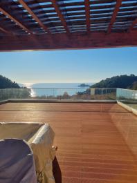 Luxurious penthouse 202 m2 in Petrovac with sea view and roof terrace