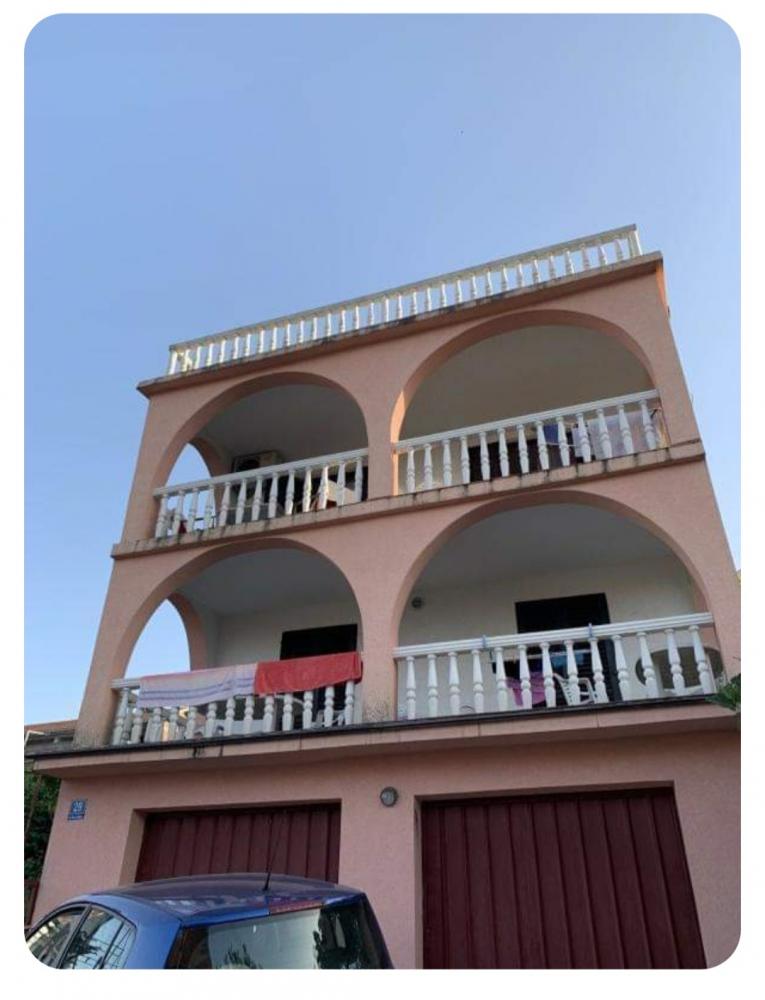 Luxury 3-story сottage with mountain view in Radovići, next to Tivat