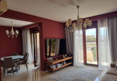 Luxury 3 rooms beachside apartment 86 m2 in Petrovac