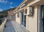 Stunning 93 m2 sea-view apartment in Petrovac with pool and furnished