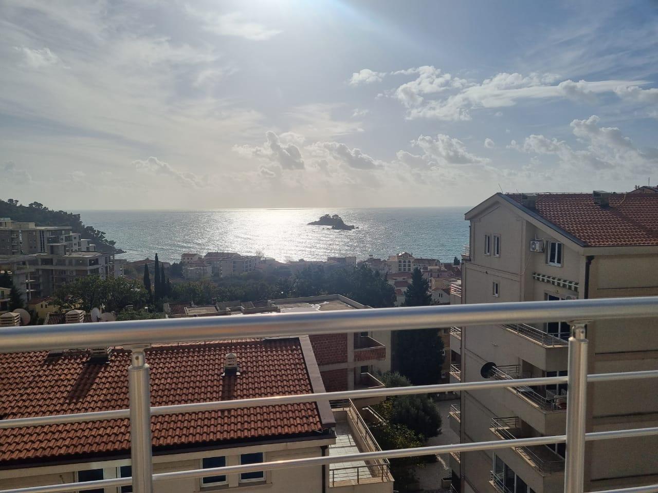 Stunning 93 m2 sea-view apartment in Petrovac with pool and furnished