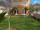 Exclusive 280 m2 dual-apartment villa in Sutomore