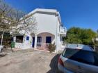 Spacious 4-bedroom house Sutomore, sea proximity