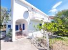 Spacious 4-bedroom house Sutomore, sea proximity