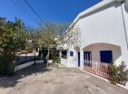 Spacious 4-bedroom house Sutomore, sea proximity