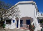 Spacious 4-bedroom house Sutomore, sea proximity