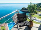 Stunning sea-view penthouse next to Old Town of Budva with pool access