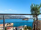 Stunning sea-view penthouse next to Old Town of Budva with pool access