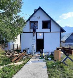 Charming mountain view 2 story home in center of Žabljak