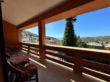 Sea-View 95 m2 apartment with 3 bedrooms in Sutomore 1300 m from sea