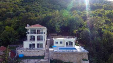 Exclusive beachfront villa in Kostanjica with 4 aparts: mini hotel with a beach