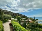 Luxury 2 bedroom apartment in Dukley Gardens villas, Budva on 1 line