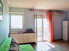 2 bedroom flat in Petrovac with view to the sea
