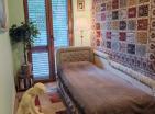 Charming 67 м2 flat in Petrovac with yard in residence with pool