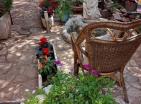 Charming 67 м2 flat in Petrovac with yard in residence with pool
