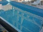 Charming 67 м2 flat in Petrovac with yard in residence with pool