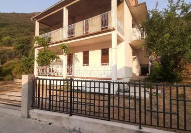 Panoramic bay view 156 m2 house in Lepetane with big land plot