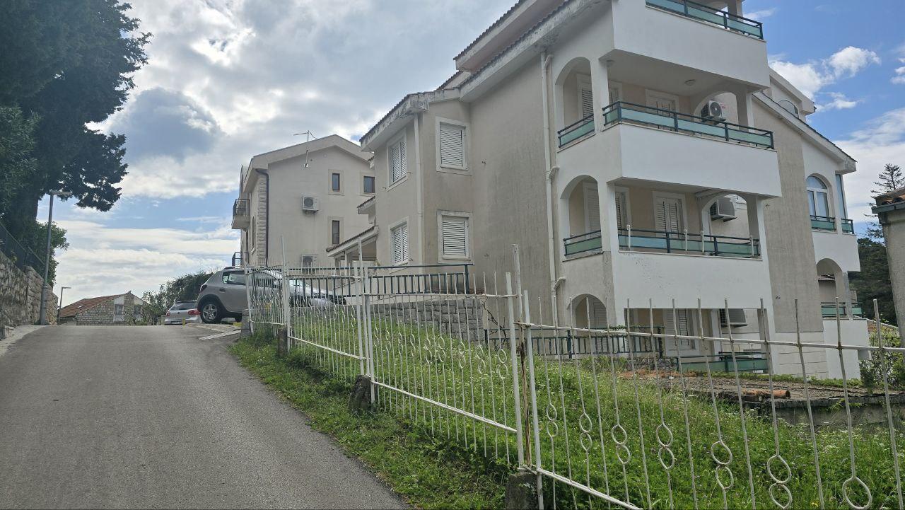 Dream 54 m2 apartment in Petrovac with big terrace in Petrovac