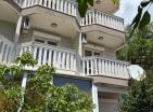 Sea view 36 m2 apartment in Petrovac with two balconies
