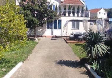Luxurious seaside 170 m2 house in Bar with sea views and orchard