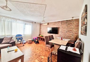 Luxurious family 230 m2 house in Tivat with stunning sea and mountain views