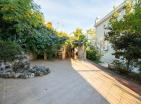 Luxurious three bedrooms 107 m2 flat in Đenovići with panoramic bay views