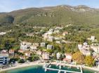 Luxurious three bedrooms 107 m2 flat in Đenovići with panoramic bay views