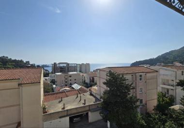 Stunning sea view 50m2 apartment in Petrovac, steps from beach