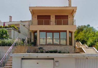 Luxury 178 m2 villa in Đuraševići just 30 m from sea with panoramic views